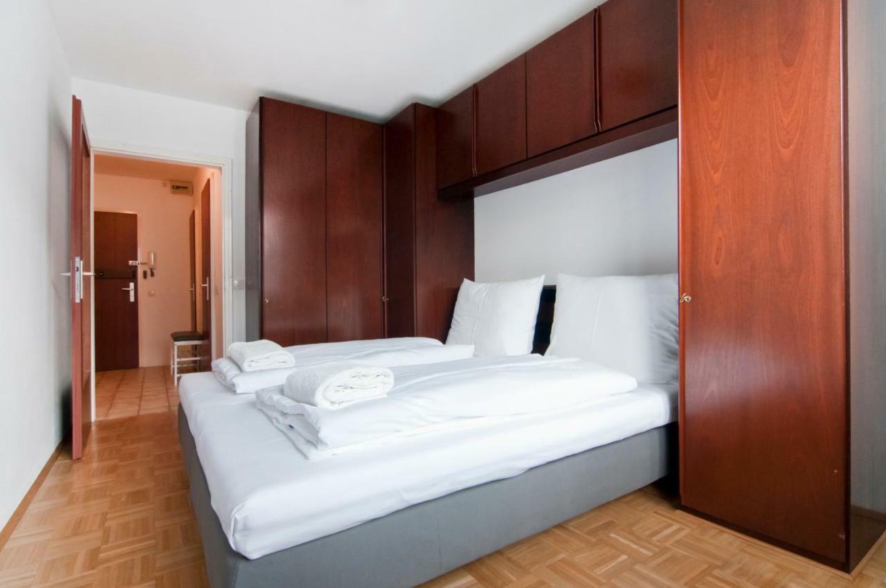 Top Location Vienna Marchetti Apartment Luaran gambar