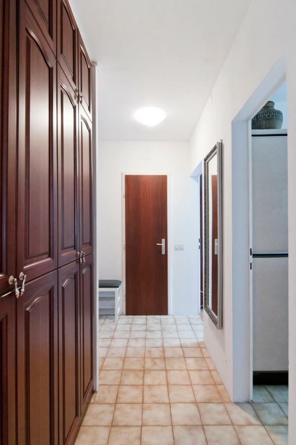 Top Location Vienna Marchetti Apartment Luaran gambar