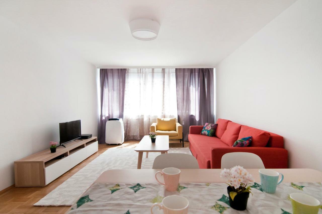 Top Location Vienna Marchetti Apartment Luaran gambar